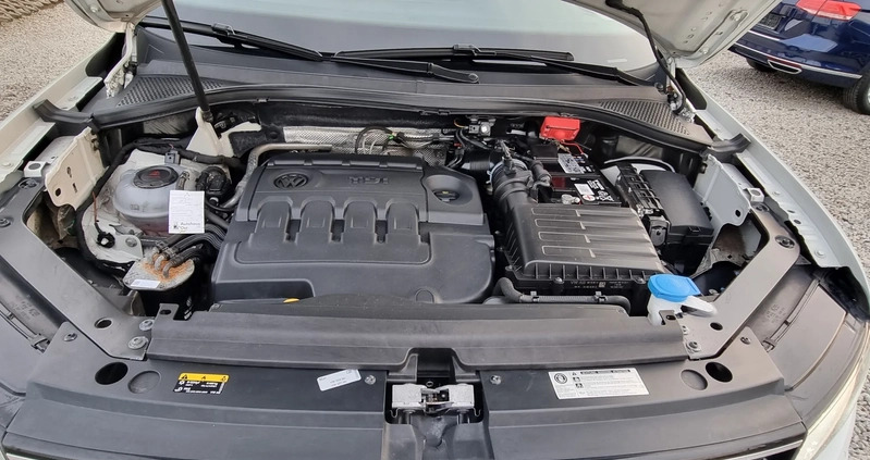 Volkswagen Tiguan cena 122987 przebieg: 152000, rok produkcji 2019 z Piaski małe 596